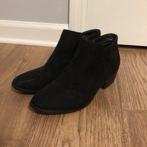X appeal black high-heeled booties